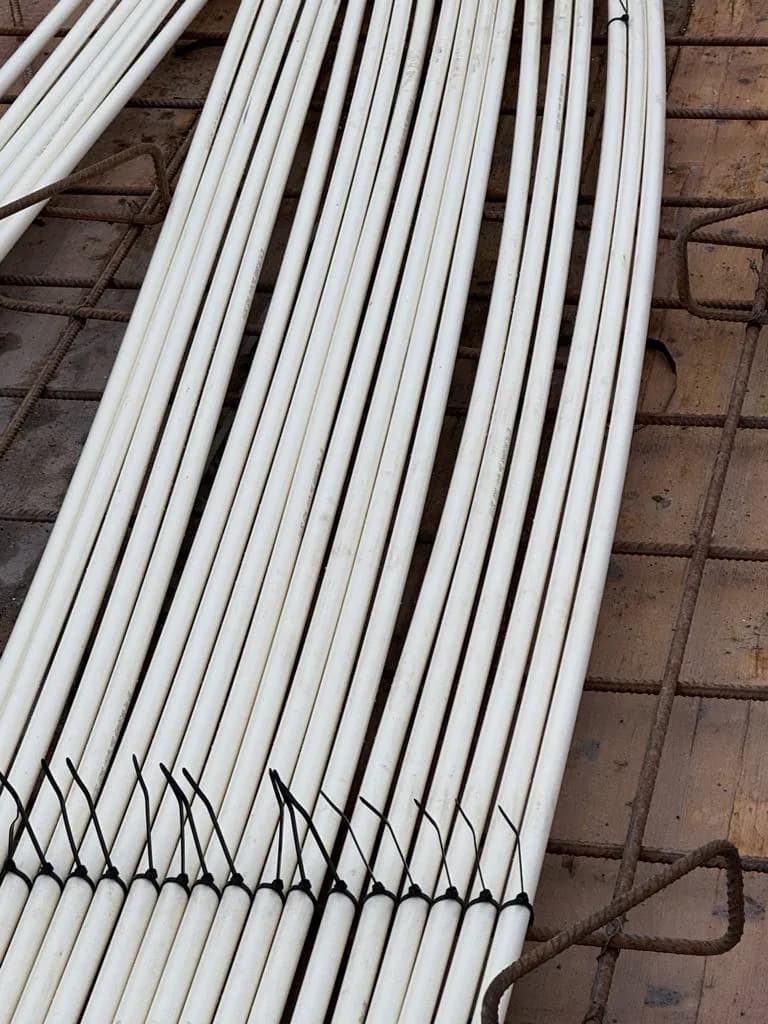 Bundle of conduits in the rebar