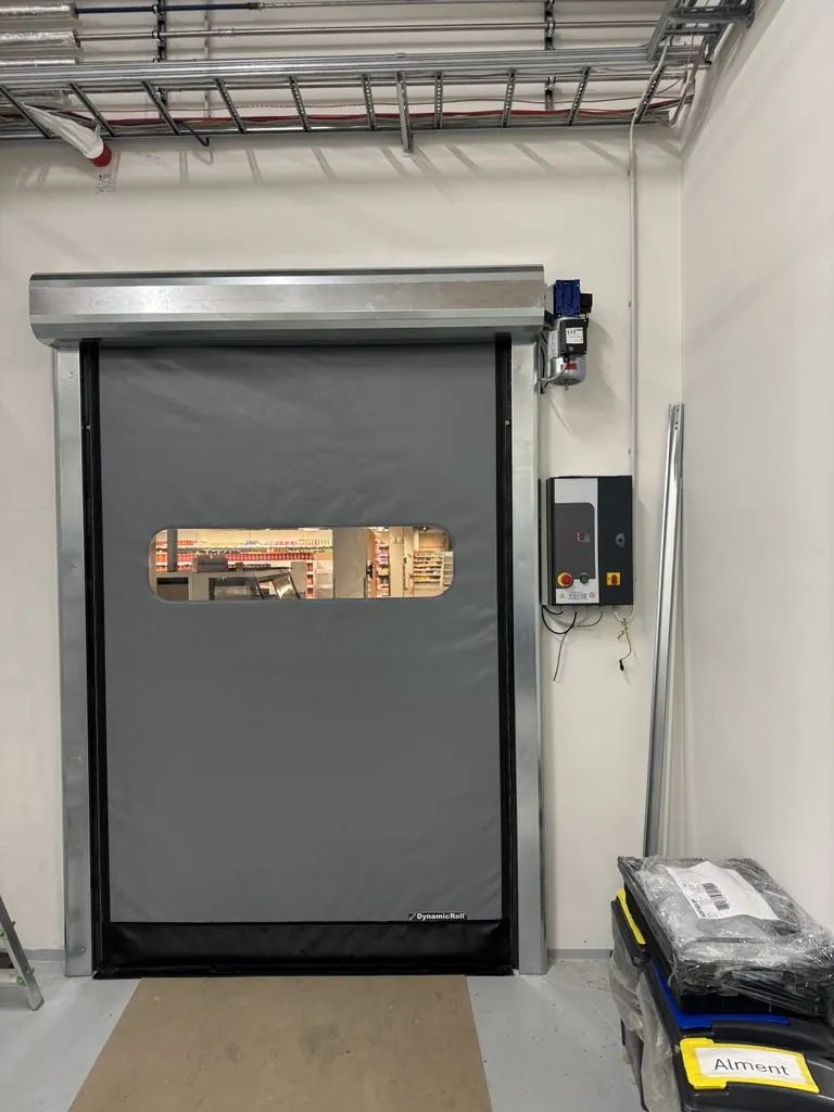 High-speed door with its control unit